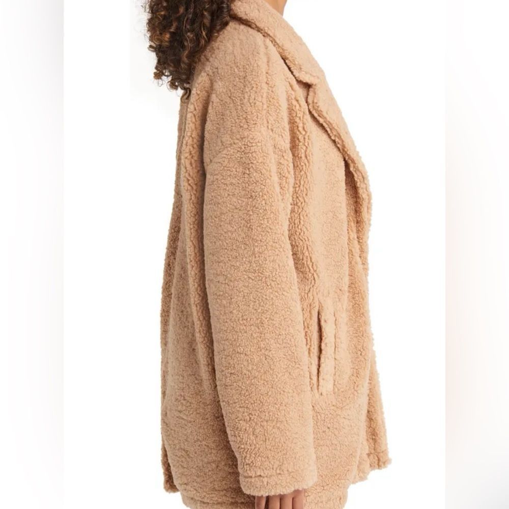 DREAMY HIGH PILE FLEECE COAT IN CAMEL BY THREAD & SUPPLY - Picture 2 of 7